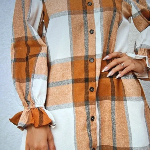 Last one ❣️
Khaki plaid pattern collared neck shirt dress - Picture 6 of 9